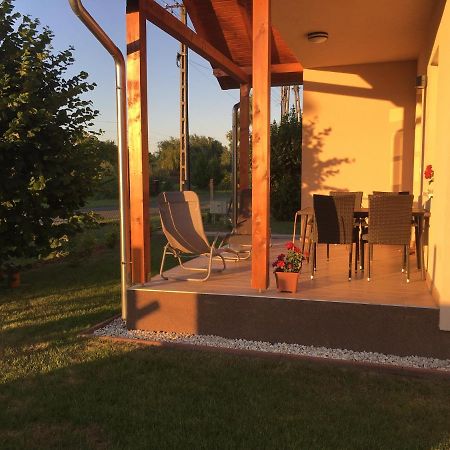 Willa Konrad Apartman Balatonmáriafürdő Zewnętrze zdjęcie