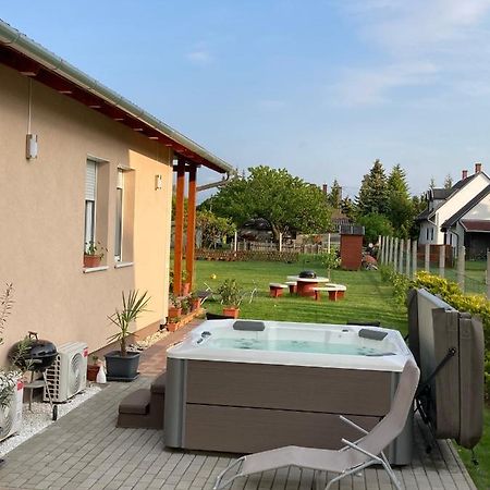 Willa Konrad Apartman Balatonmáriafürdő Zewnętrze zdjęcie
