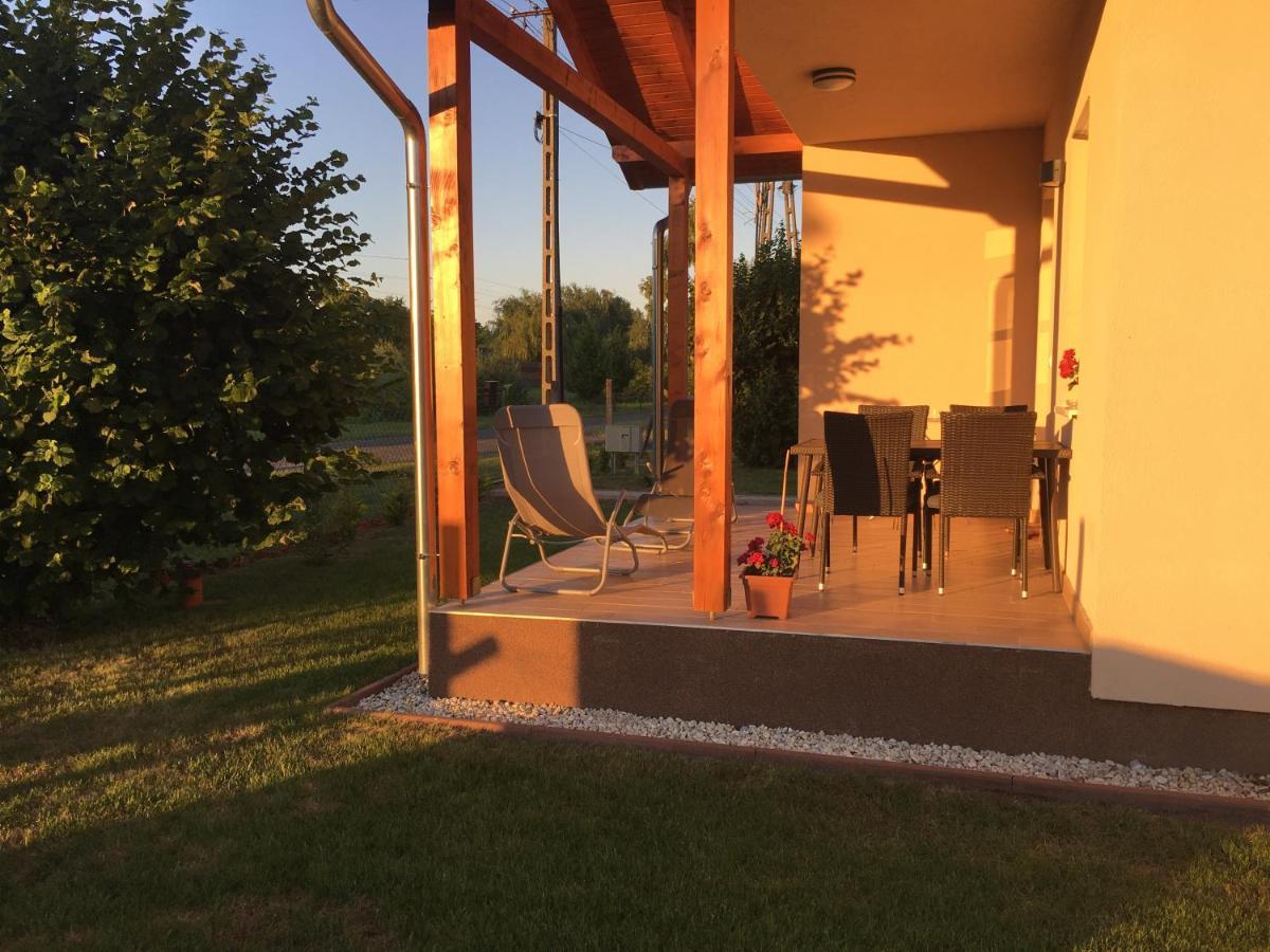 Willa Konrad Apartman Balatonmáriafürdő Zewnętrze zdjęcie