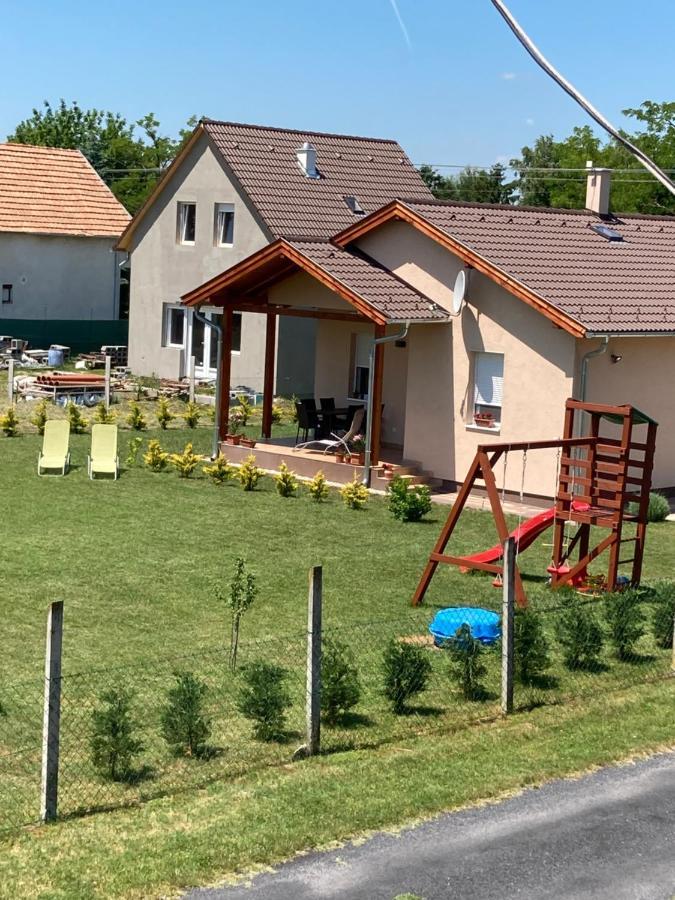 Willa Konrad Apartman Balatonmáriafürdő Zewnętrze zdjęcie