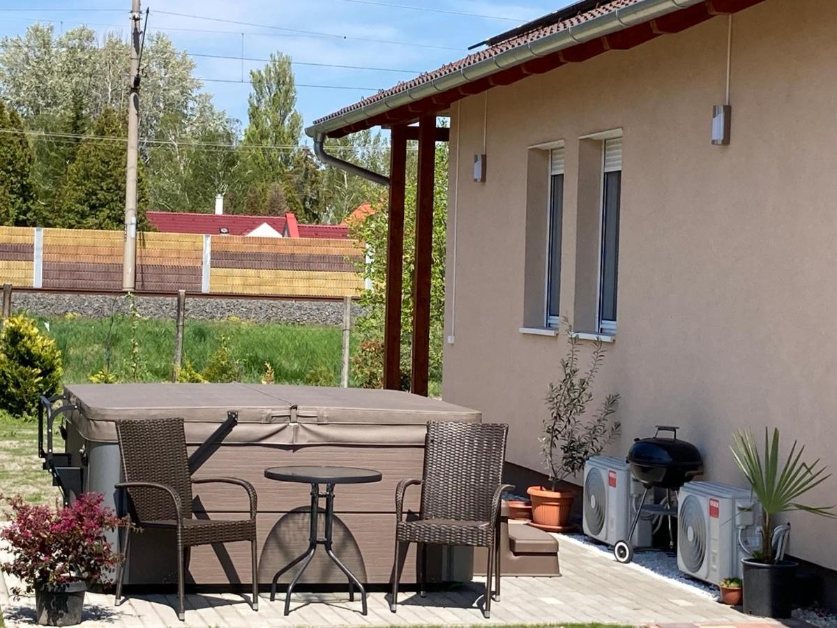 Willa Konrad Apartman Balatonmáriafürdő Zewnętrze zdjęcie