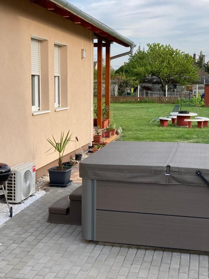 Willa Konrad Apartman Balatonmáriafürdő Zewnętrze zdjęcie