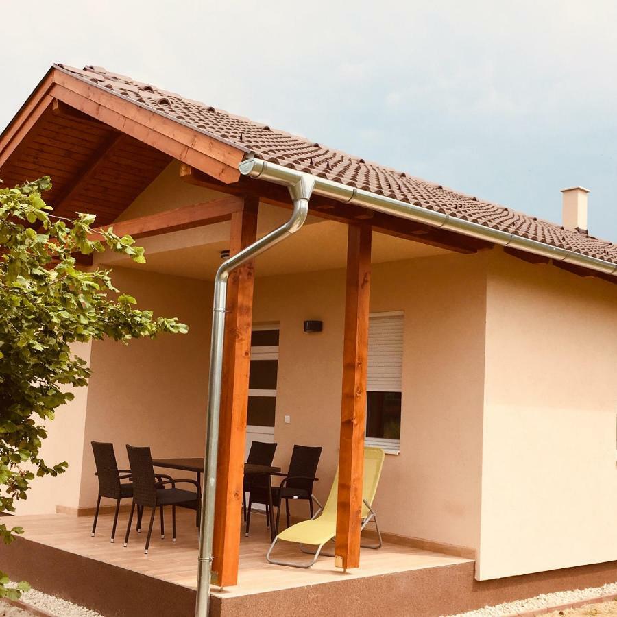 Willa Konrad Apartman Balatonmáriafürdő Zewnętrze zdjęcie