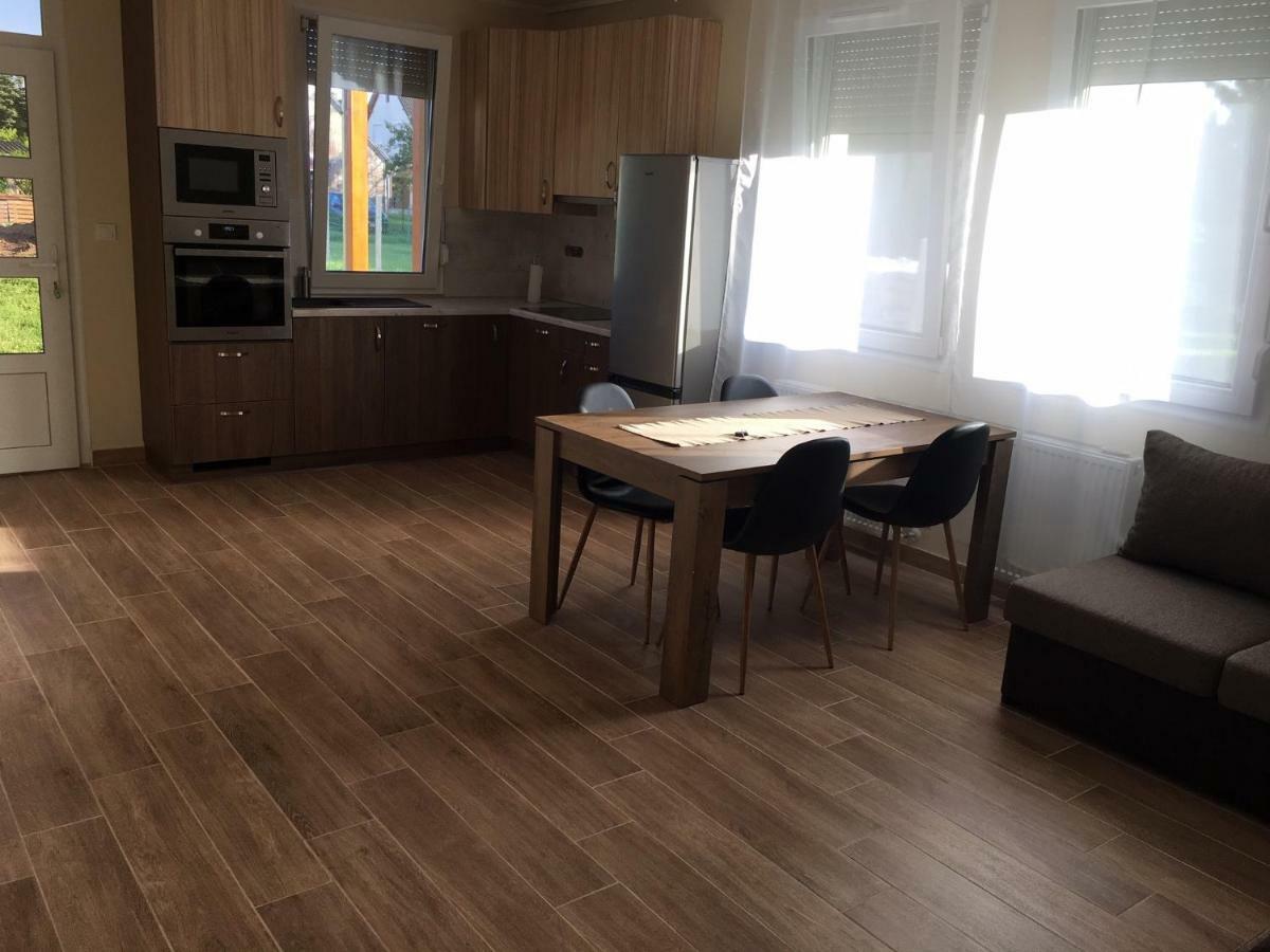 Willa Konrad Apartman Balatonmáriafürdő Zewnętrze zdjęcie